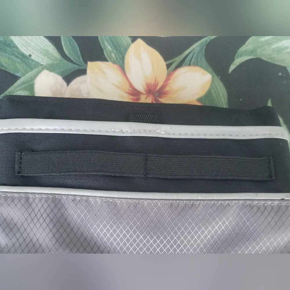 New Black & Grey Treat Pouch For Dogs